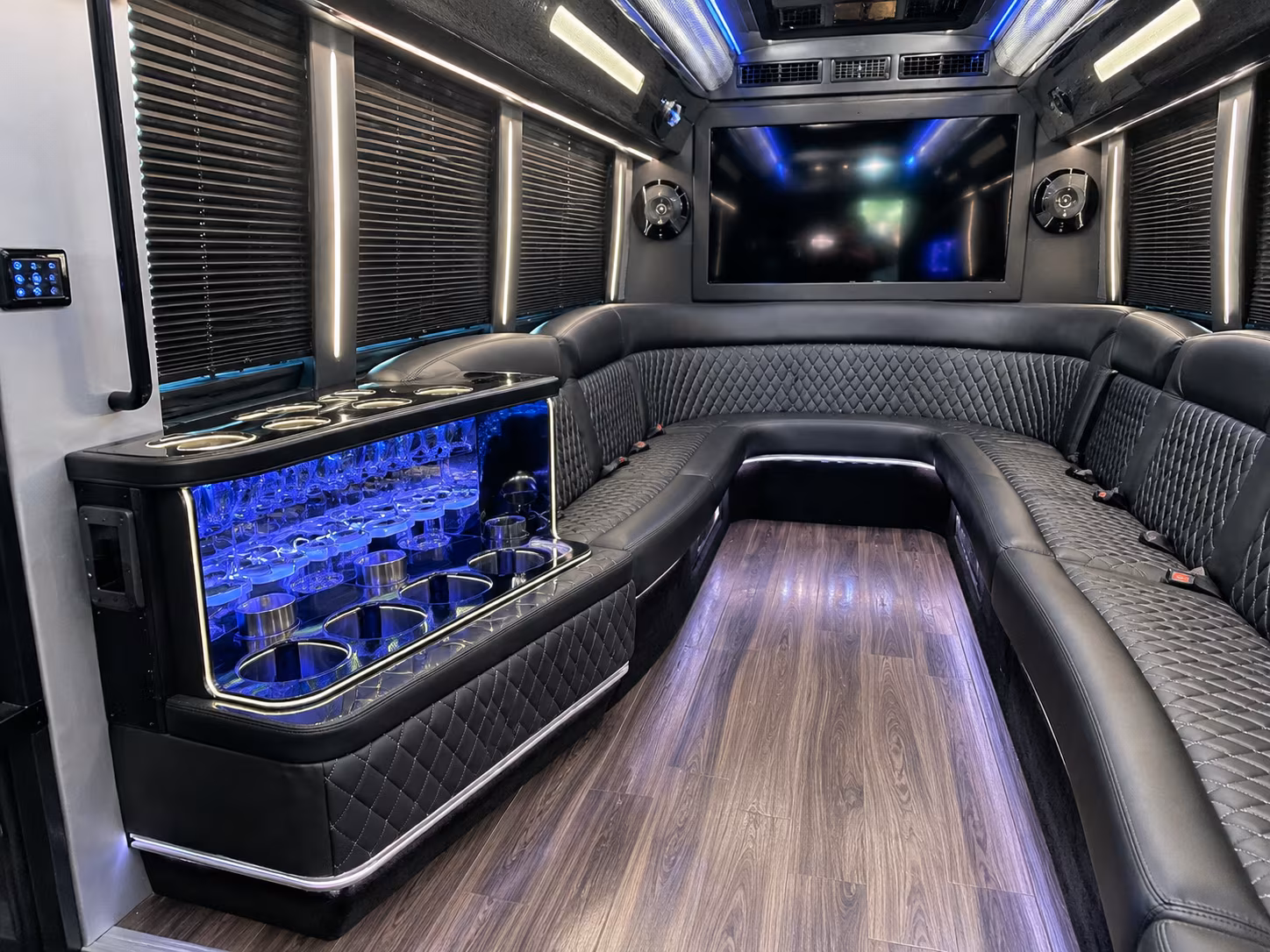 corporate group transportation for trade shows and industry events in los angeles