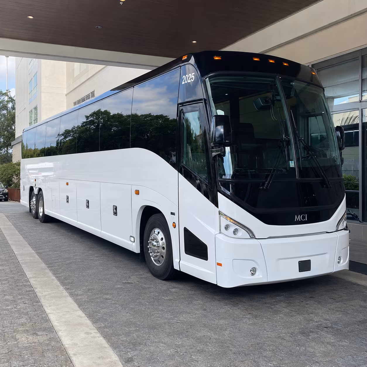 south gate 54 passenger charter bus